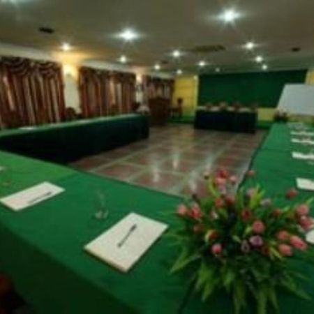 Lucky Star 2 Hotel Phnom Penh Exterior photo