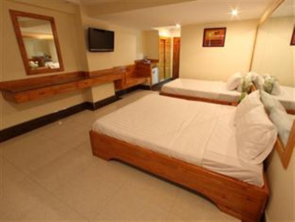 Lucky Star 2 Hotel Phnom Penh Exterior photo