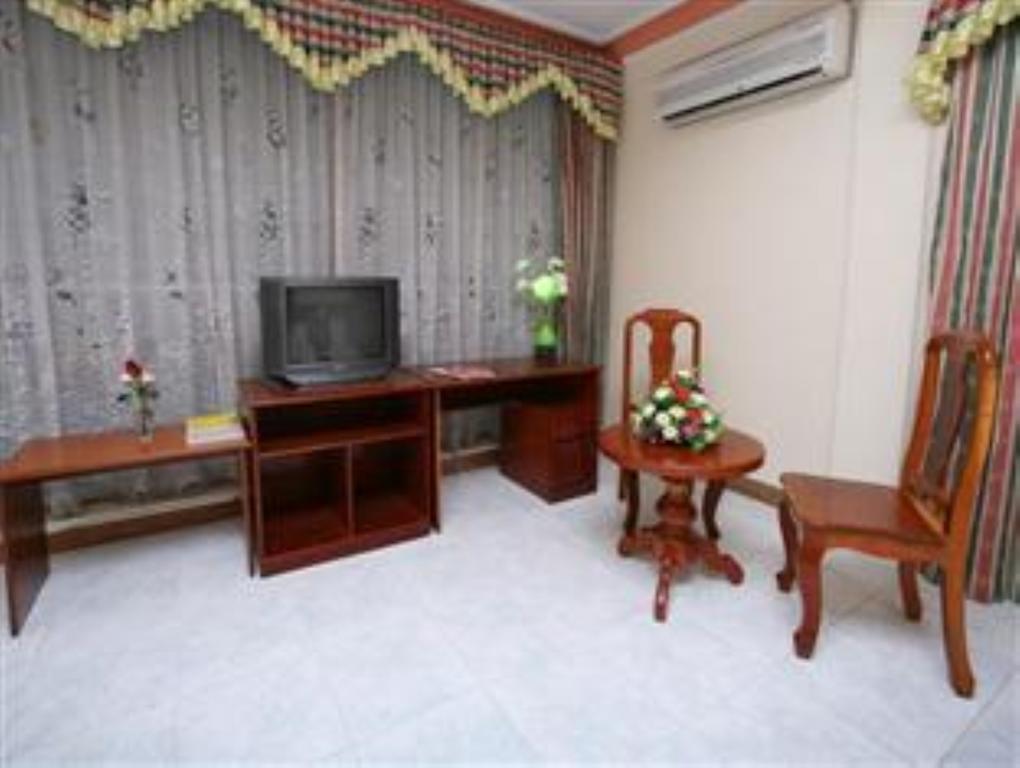 Lucky Star 2 Hotel Phnom Penh Exterior photo